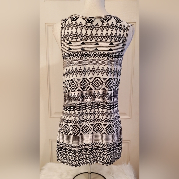 INC International Concepts Sleeveless Black & White Aztec SequinTank Top Size L - Picture 3 of 5